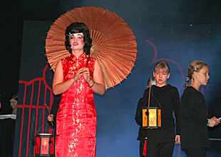 Szenenfoto aus dem Musical Die Stimme der Muyen